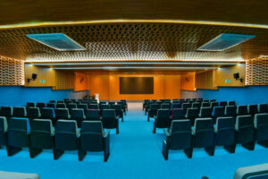 Foto profissional do auditorio do Colégio Pró-Mundo, Aracaju